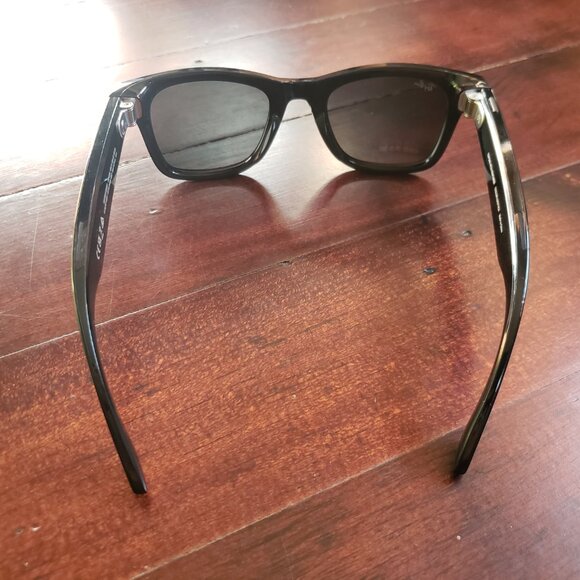 Ray-Ban Meta Wayfarer AI Glasses Sunglasses (Gen 1) Shiny Black/ Green - Picture 3 of 11